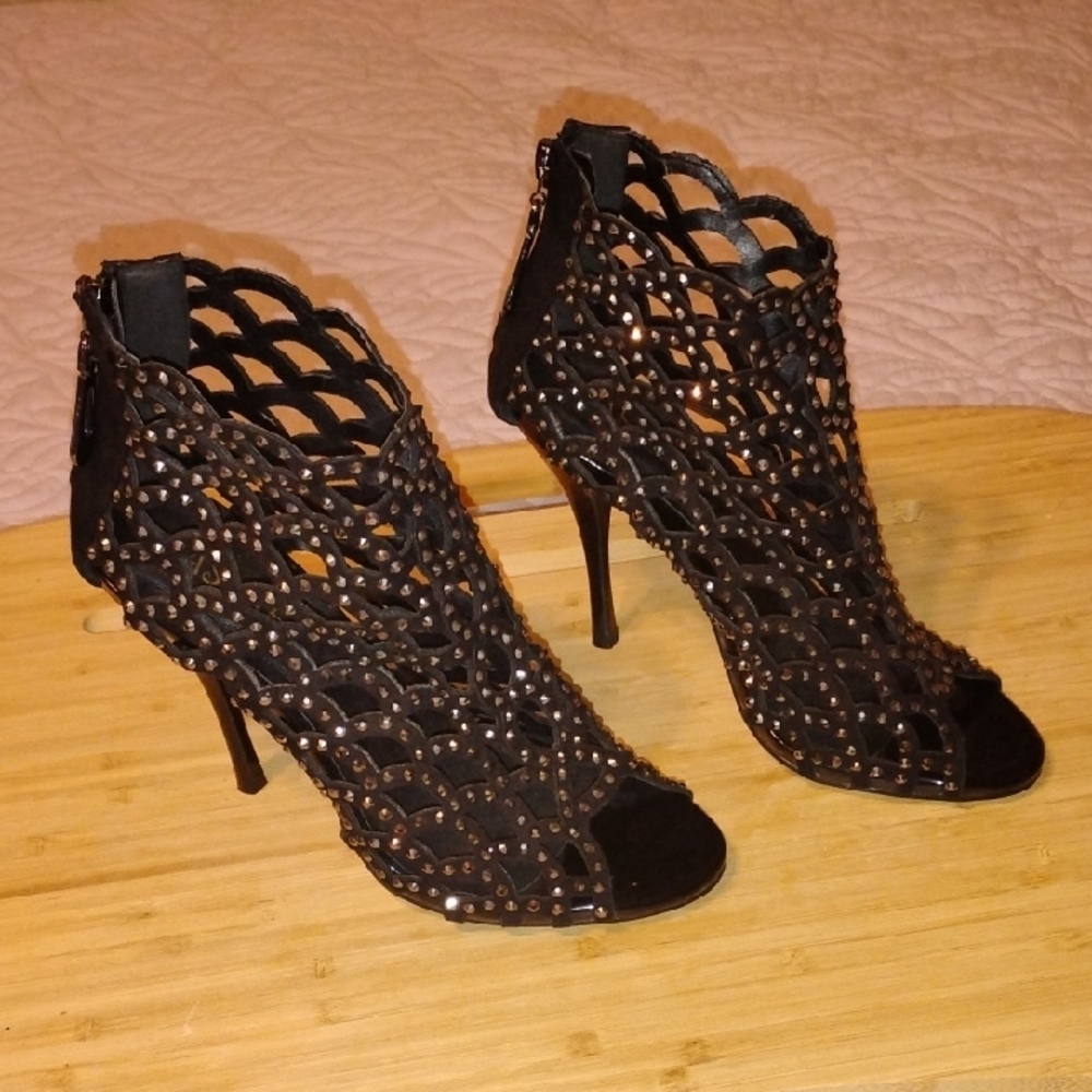 Jasure Woman's Elegant Black Studded Heels With Back Zipper, Size: 5 (36/230)